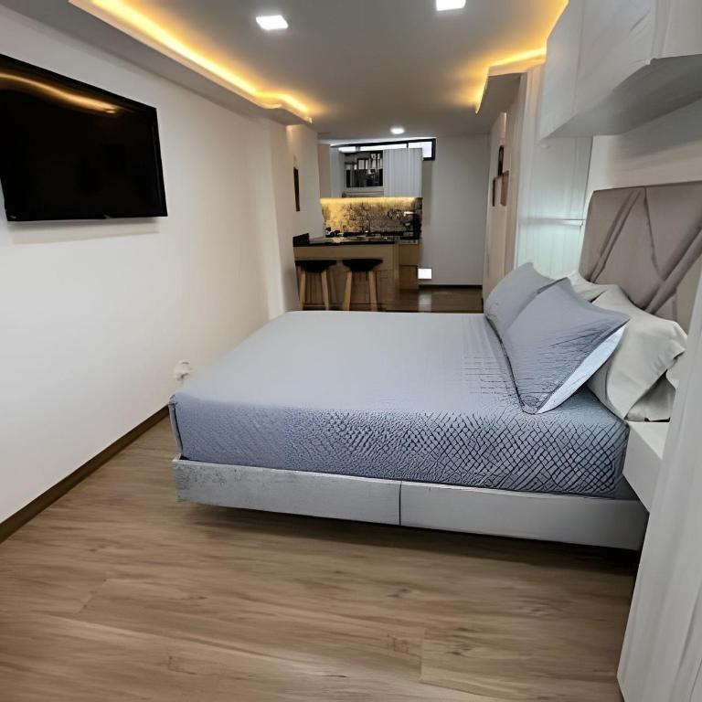 Estadia ideal cerca aeropuerto con parqueadero - Apartamento - 4