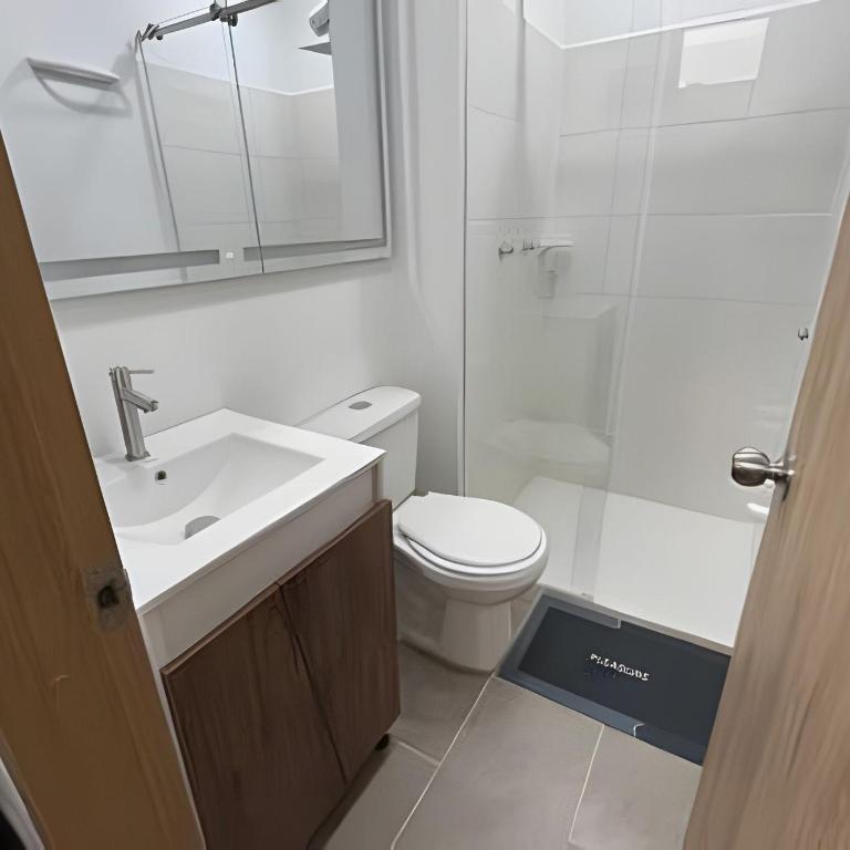 Estadia ideal cerca aeropuerto con parqueadero - Apartamento - 21