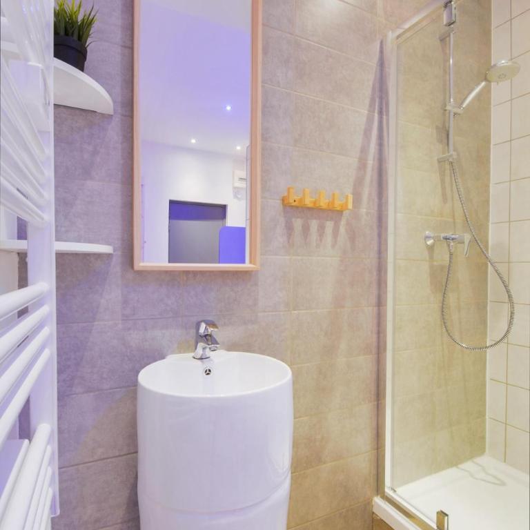 Sous le Charme de Charles Sauna & Jacuzzi Nancy - Appartement 1 Chambre - 23