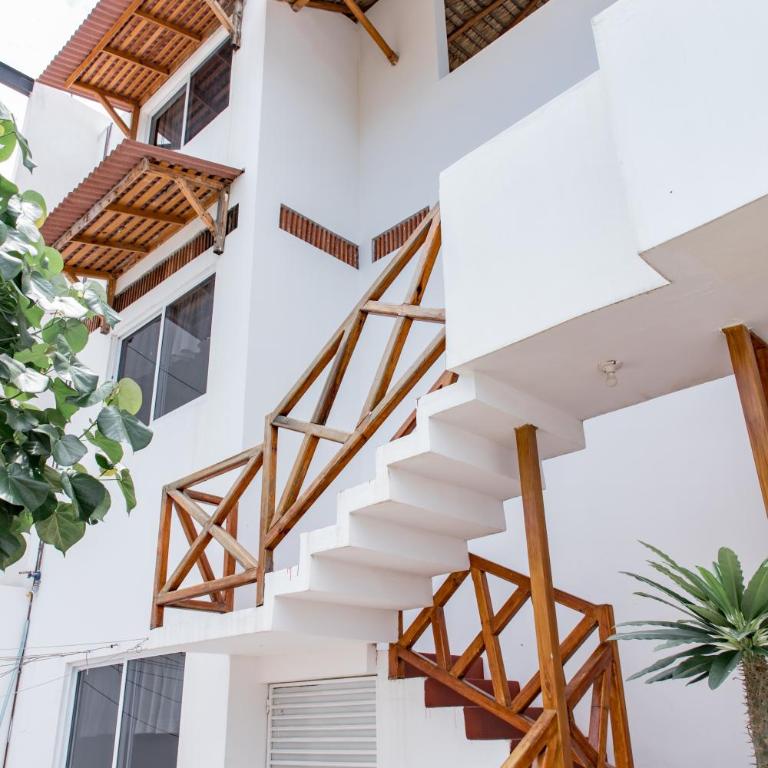 CASA GUAJE 5min to Beach Bacocho and Coral 3Floor House 6 Bedrooms all with AC 8 beds up to 16 Guests Wifi starlink - Apartamento - 17