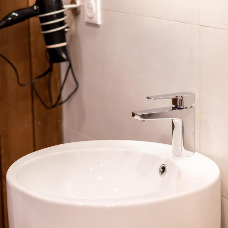 La Suite Interdite Jacuzzi, Sauna & Pièce Secrète - Appartement 1 Chambre - 24