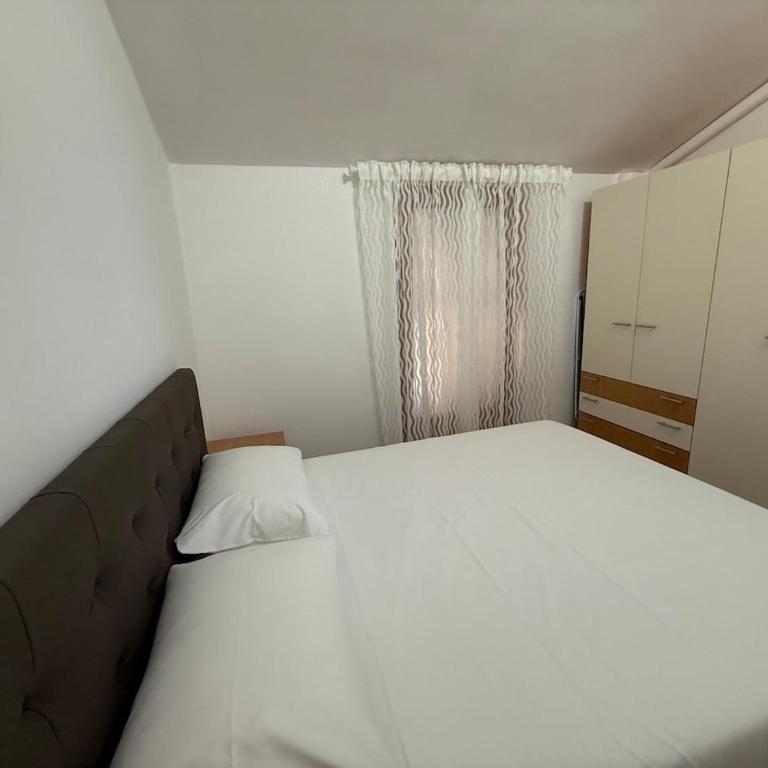 Lake View Residence Castello - Appartamento con 2 Camere da Letto - 10