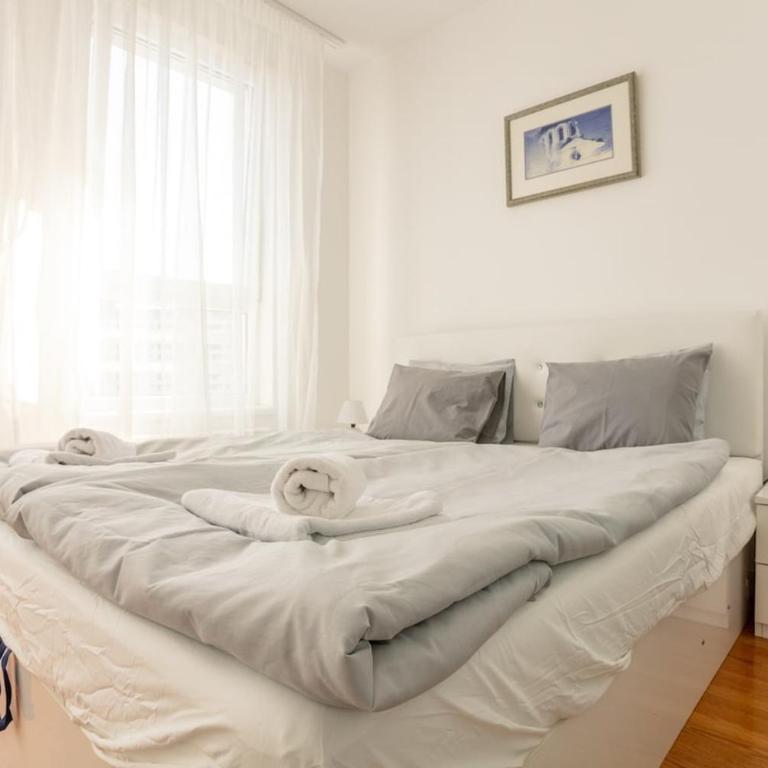 DC Belgrade, modern, super comfy, garage parking - One-Bedroom Apartment - 2