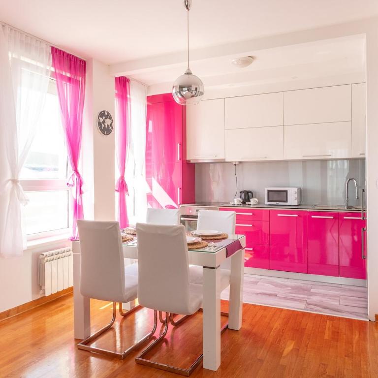 DC Belgrade, modern, super comfy, garage parking - One-Bedroom Apartment - 18