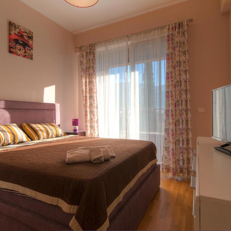 Harmonia Sunrise Apartments - Three-Bedroom Premium Apartment with Balcony - 4