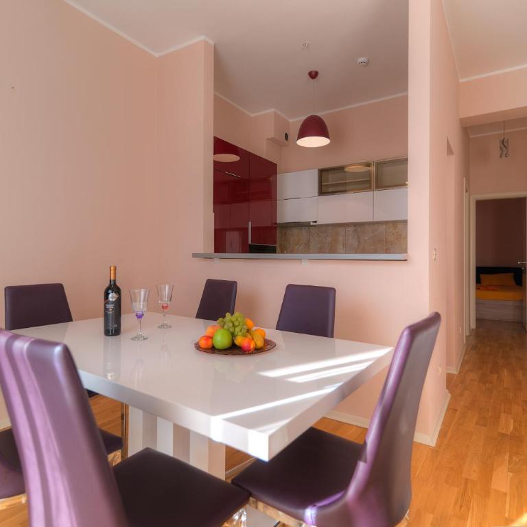 Harmonia Sunrise Apartments - Three-Bedroom Premium Apartment with Balcony - 5