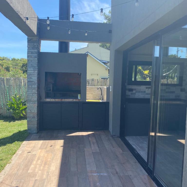 Casa con pileta en la caleta - One-Bedroom House - 15