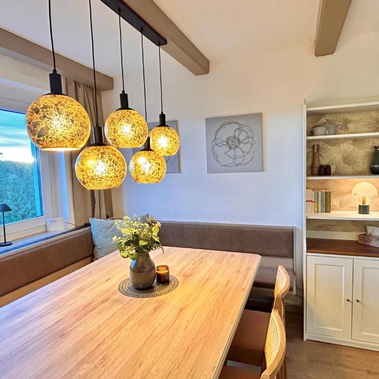 Appartement WOLKE7 byTILLY - Familienfreundliches Alpenzuhause mit Hallenbad, Balkon & Panoramablick hoch oben auf der Gerlitzen - Apartment mit 2 Schlafzimmern und Balkon - 7