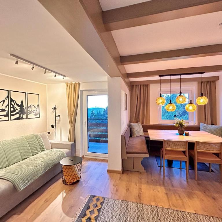 Appartement WOLKE7 byTILLY - Familienfreundliches Alpenzuhause mit Hallenbad, Balkon & Panoramablick hoch oben auf der Gerlitzen - Apartment mit 2 Schlafzimmern und Balkon - 28