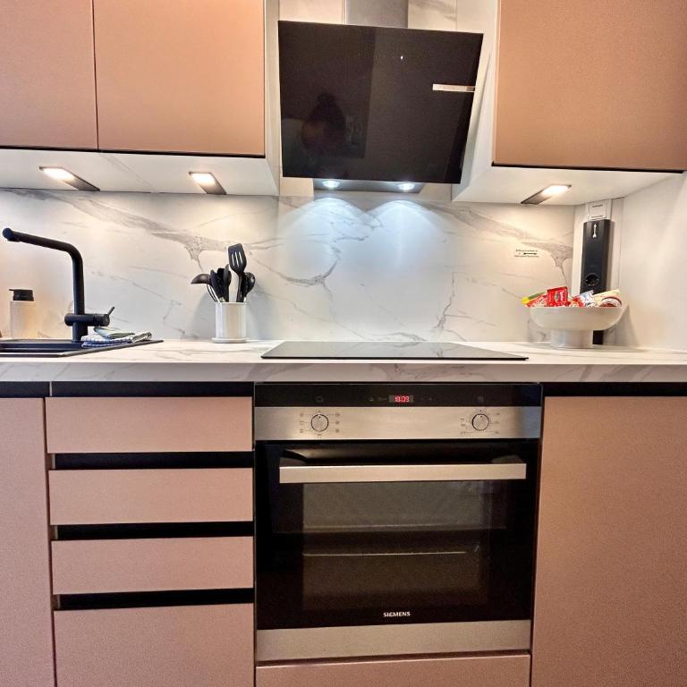 Appartement WOLKE7 byTILLY - Familienfreundliches Alpenzuhause mit Hallenbad, Balkon & Panoramablick hoch oben auf der Gerlitzen - Apartment mit 2 Schlafzimmern und Balkon - 21