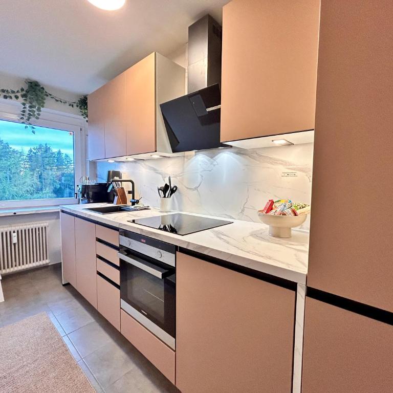 Appartement WOLKE7 byTILLY - Familienfreundliches Alpenzuhause mit Hallenbad, Balkon & Panoramablick hoch oben auf der Gerlitzen - Apartment mit 2 Schlafzimmern und Balkon - 3