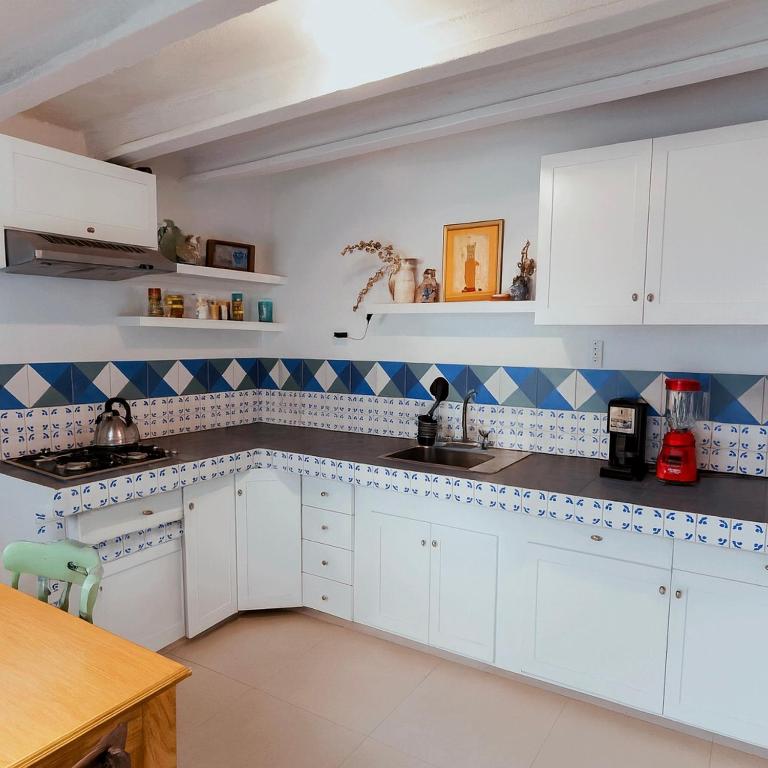 Casita Olivia - Five-Bedroom House - 14