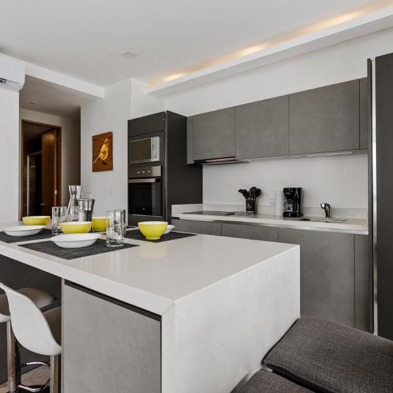 The Shore by Stella - 2BR Rooftop Pool & Gym - 16