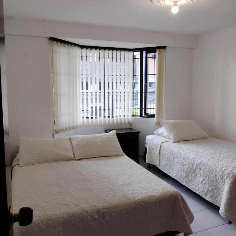 EL HOSTAL DE FIDELINA - Habitación Triple Básica con baño compartido - 2