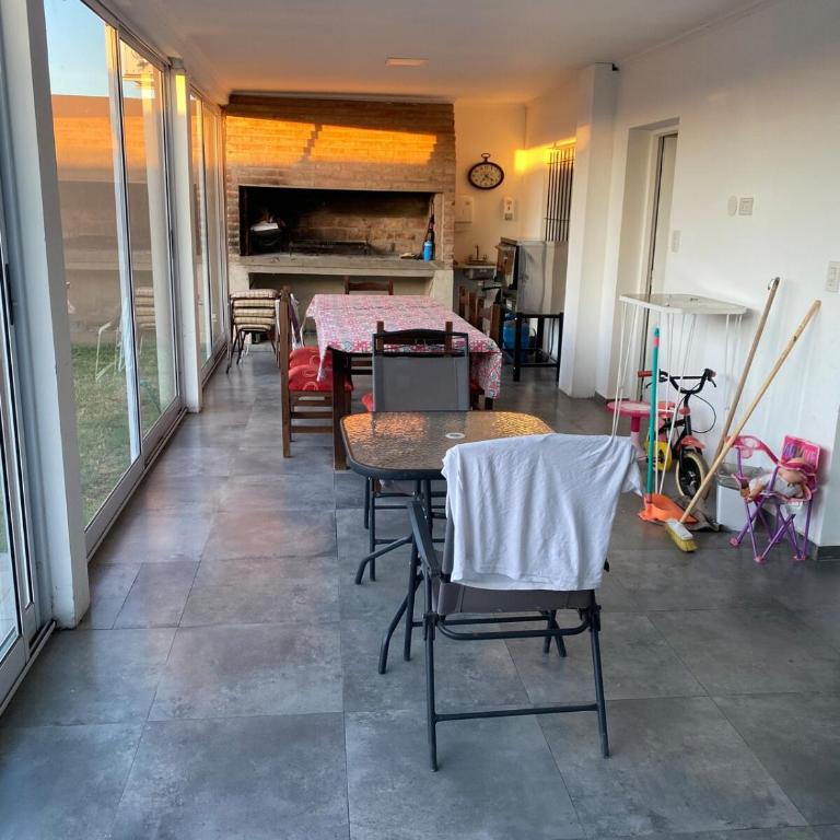 Casa con pileta, todos los servicios - One-Bedroom House - 3