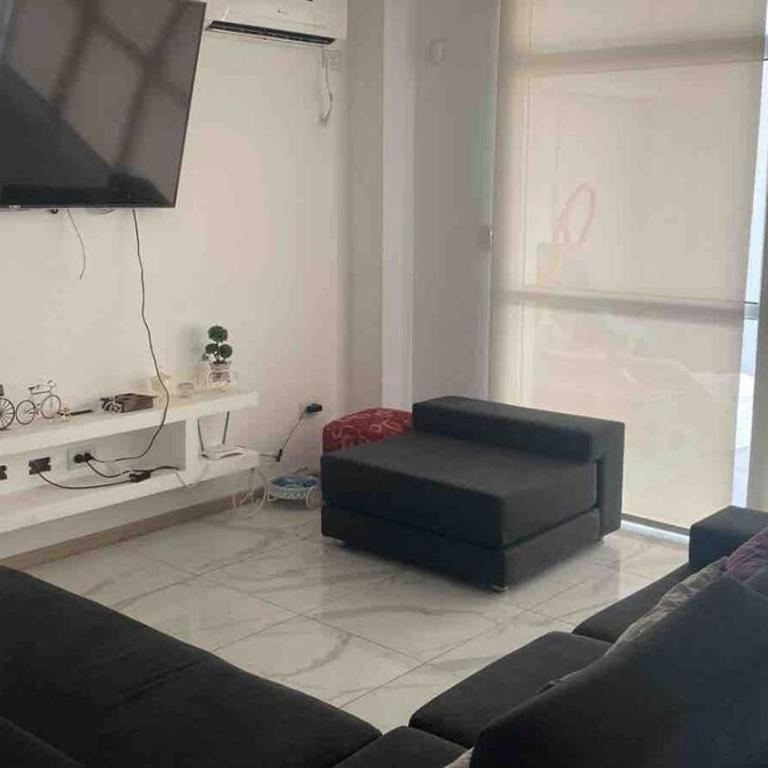 Casa quinta moderna, con pileta, parrilla, galería, 2 habitaciones, todos los servicios - One-Bedroom House - 9