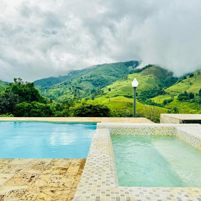 Un Pedacito de Santorini en el Lago Calima - Villa - 64