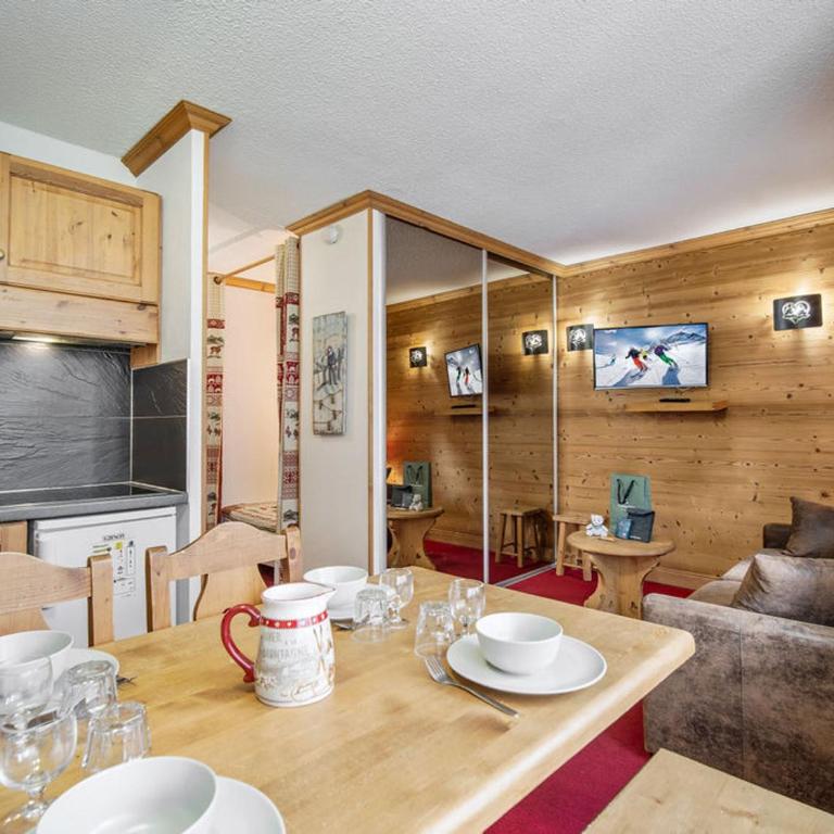 Studio Ski aux Pieds avec WiFi, Centre Proche - FR-1-640-81 - Studio - 1