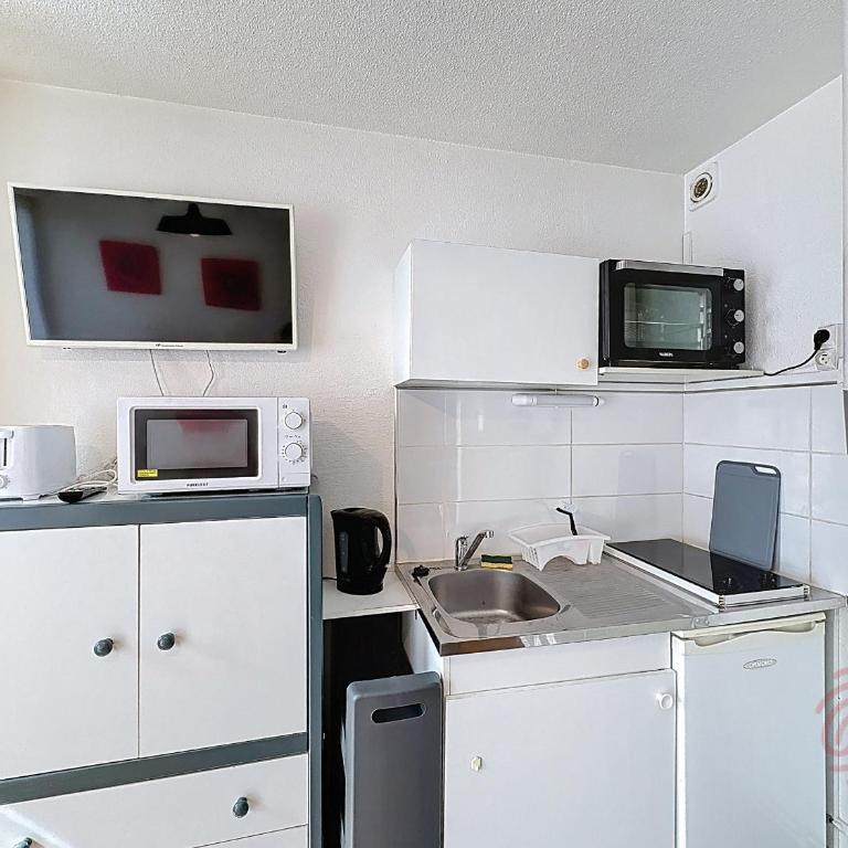 Studio lumineux proche centre-ville de Lamalou, Wifi, balcon - Studio - 5