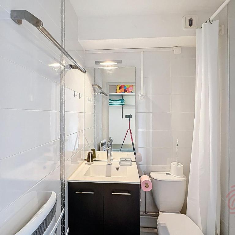 Studio lumineux proche centre-ville de Lamalou, Wifi, balcon - Studio - 9