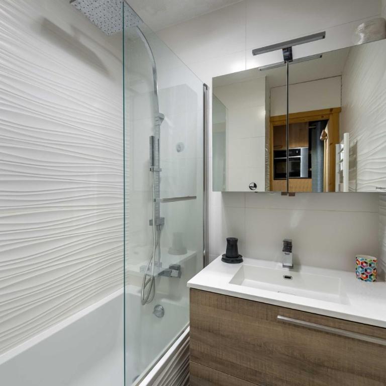 Duplex 6 personnes, cœur de station, balcon et animaux bienvenus - FR-1-640-79 - Apartamento - 9
