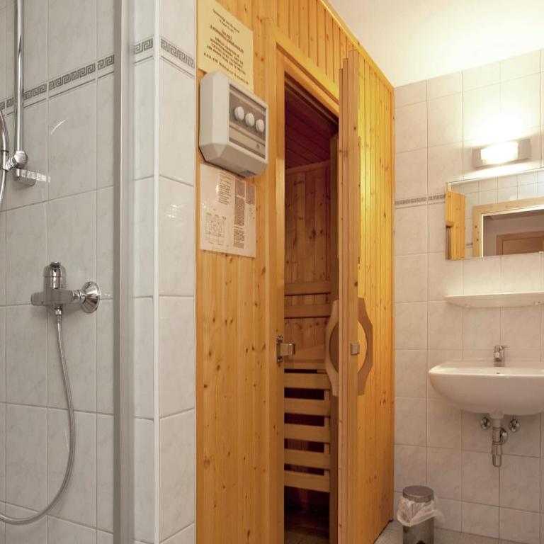 Chalet for 10 people with access to the swimming pool - Ferienhaus - 26