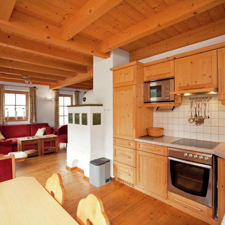 Chalet for 10 people with access to the swimming pool - Ferienhaus - 12