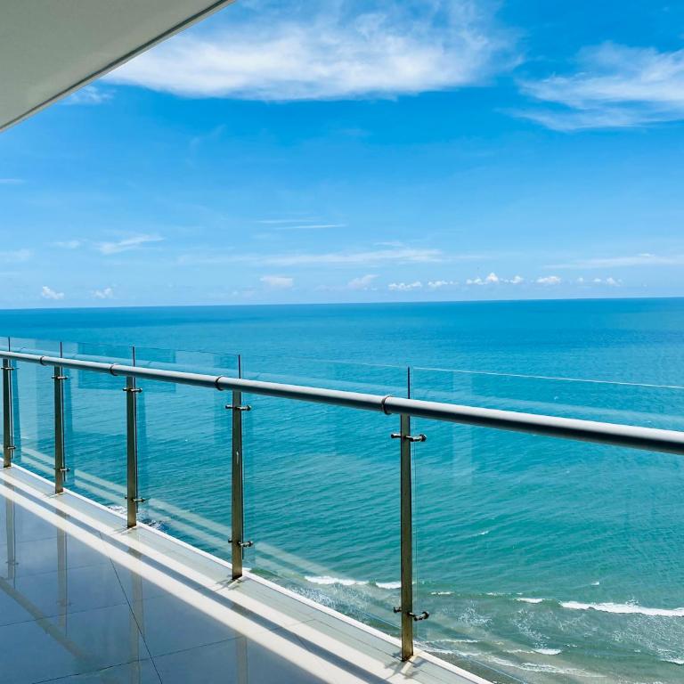 Ikigai frente al mar con piscina infinita y Gym - Two-Bedroom Apartment with Sea View - 9