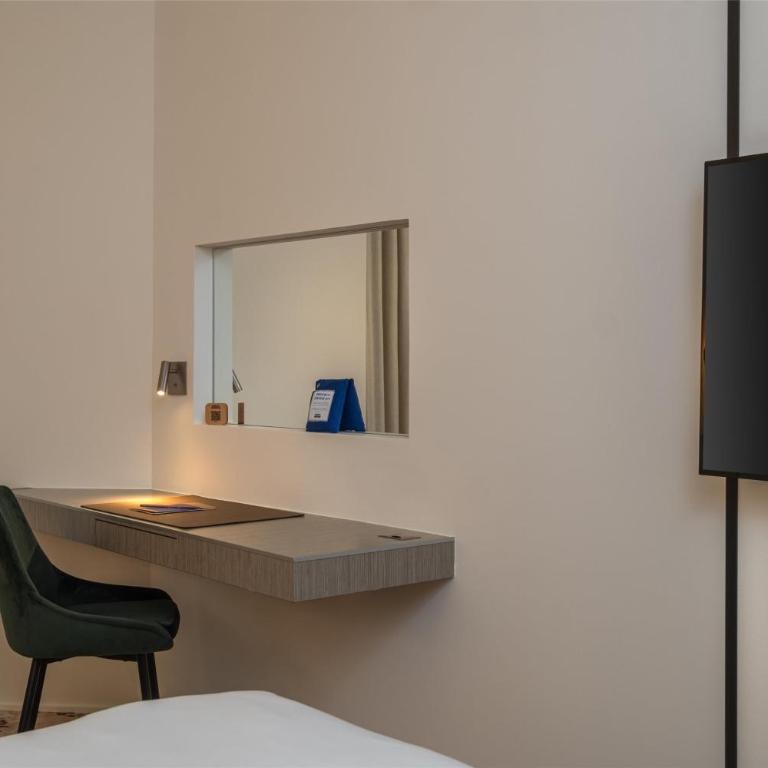 FirstName Toulouse, part of JdV by Hyatt - Camera Queen - 6