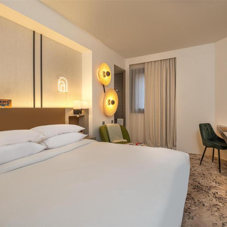 FirstName Toulouse, part of JdV by Hyatt - Camera Queen - 1