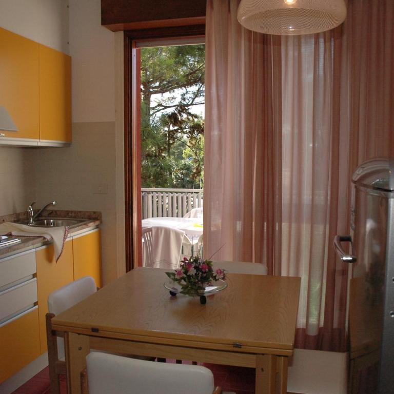 Appartamenti Vacanza Albatros - Appartamento Standard con 1 Camera da Letto (5 Adulti) - Via Julia 3/5 - 5