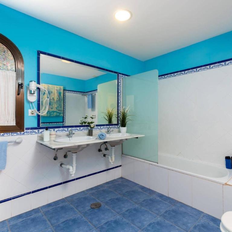 Villa Casablanca by Villa Plus - Villa - 5