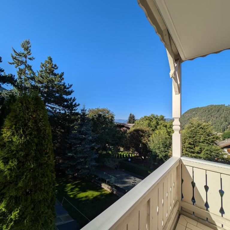 Eden Apartments - Two-Bedroom Apartment with Two Bathrooms and Mountain View - 21