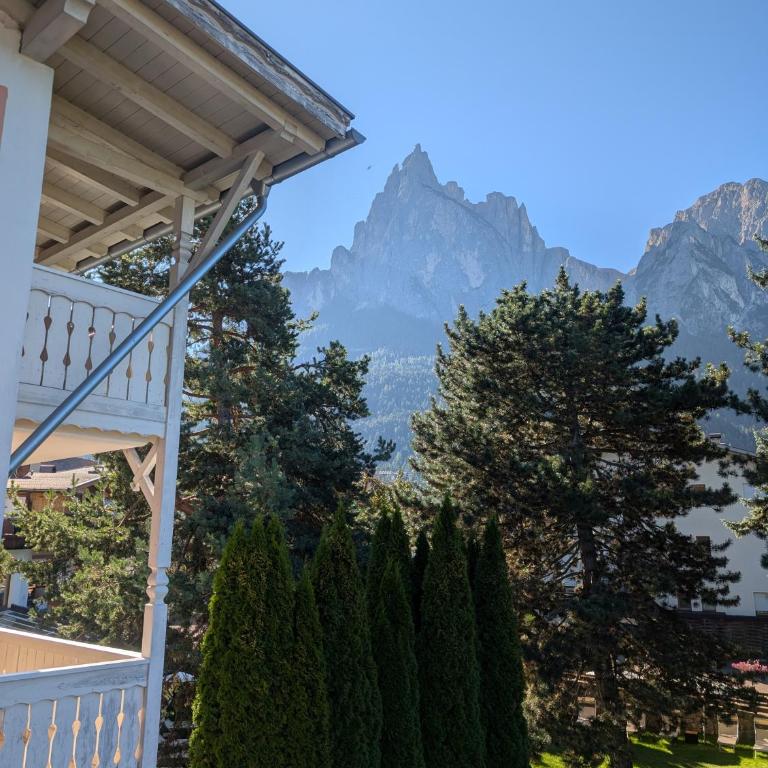 Eden Apartments - Two-Bedroom Apartment with Two Bathrooms and Mountain View - 20