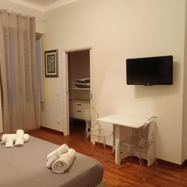 Casa Flora - Two-Bedroom Deluxe Apartment with Balcony - 7