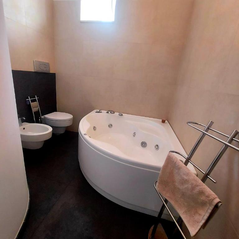 Casa Flora - Two-Bedroom Deluxe Apartment with Balcony - 21