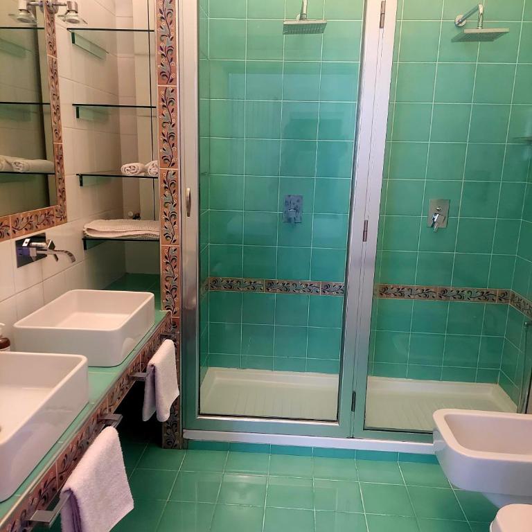 Casa Flora - Two-Bedroom Deluxe Apartment with Balcony - 11