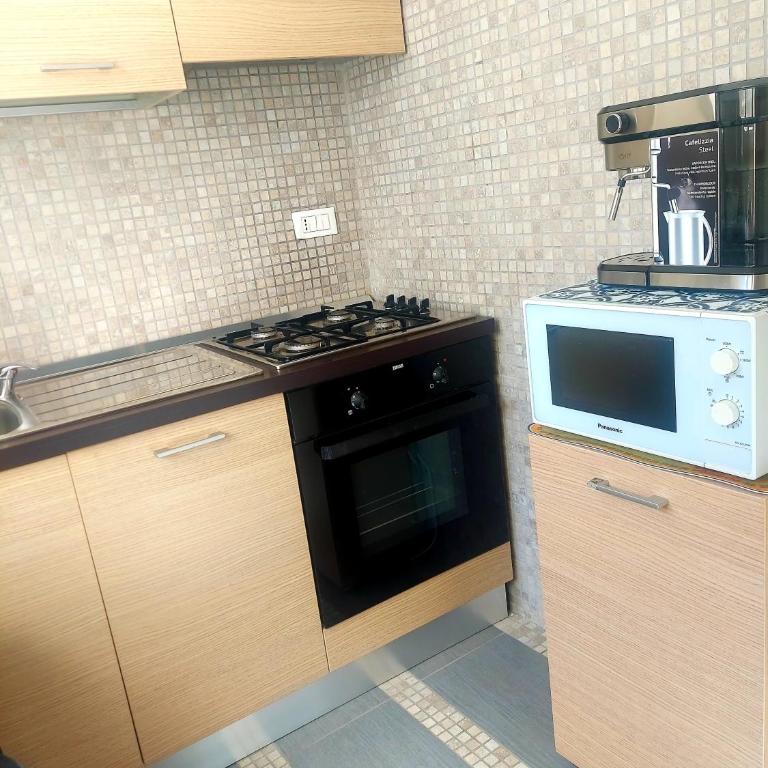Casa Flora - Two-Bedroom Deluxe Apartment with Balcony - 28