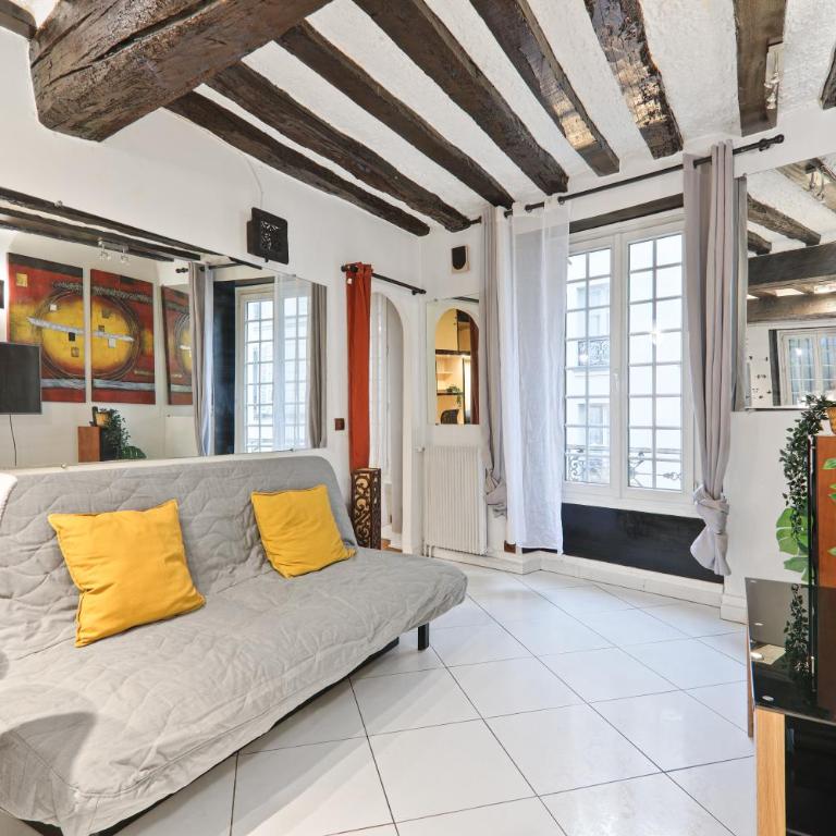 Notre Dame de Paris Luxurious 1BR-4P with NetFlix - One-Bedroom Apartment - 4