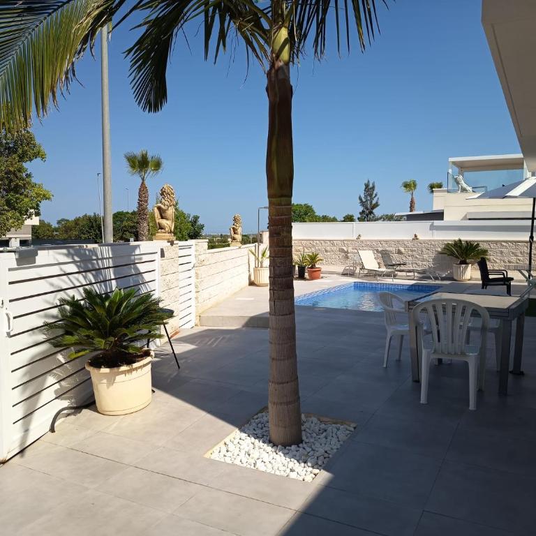 Villa María - Three-Bedroom Villa - 33