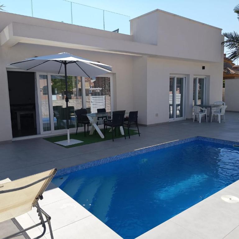Villa María - Three-Bedroom Villa - 36