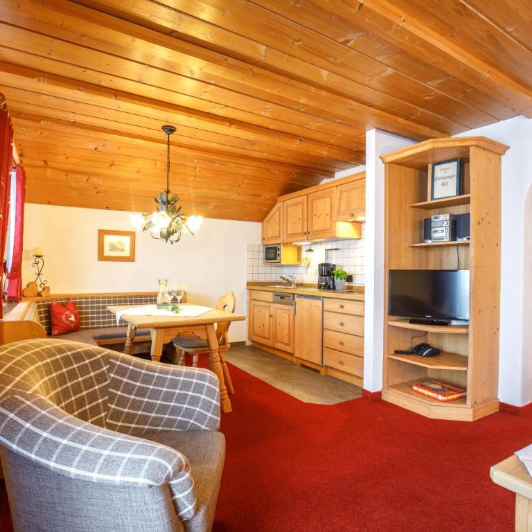 Steinberger Hof inkl. Chiemgaukarte - Apartment mit 1 Schlafzimmer und Aussicht - 2