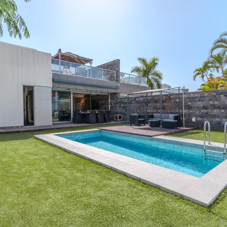 Villa Playa del Duque, Costa Adeje by Paramount Holidays - Villa - 90