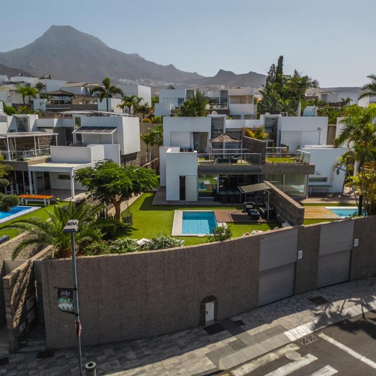Villa Playa del Duque, Costa Adeje by Paramount Holidays - Villa - 3