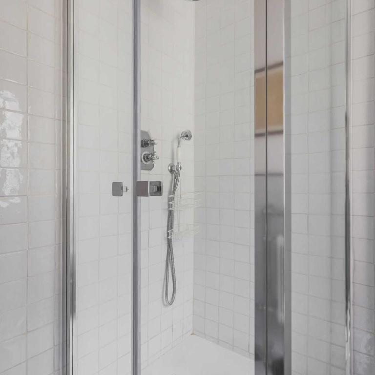 Modern Apartment -2BR-4P- Marais - Appartement - 11