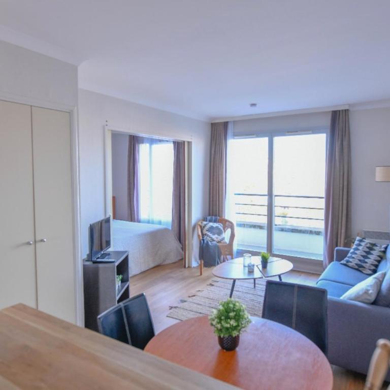 Bright with balcony at Buttes Chaumont - Apartamento - 3