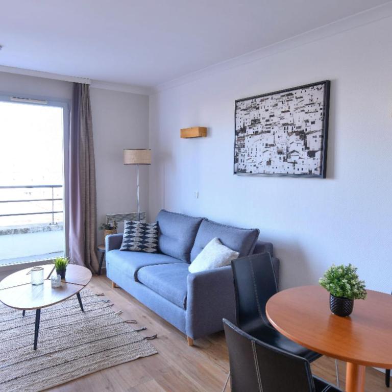 Bright with balcony at Buttes Chaumont - Apartamento - 4