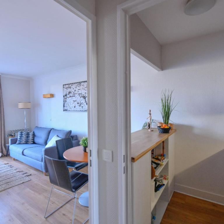 Bright with balcony at Buttes Chaumont - Apartamento - 8