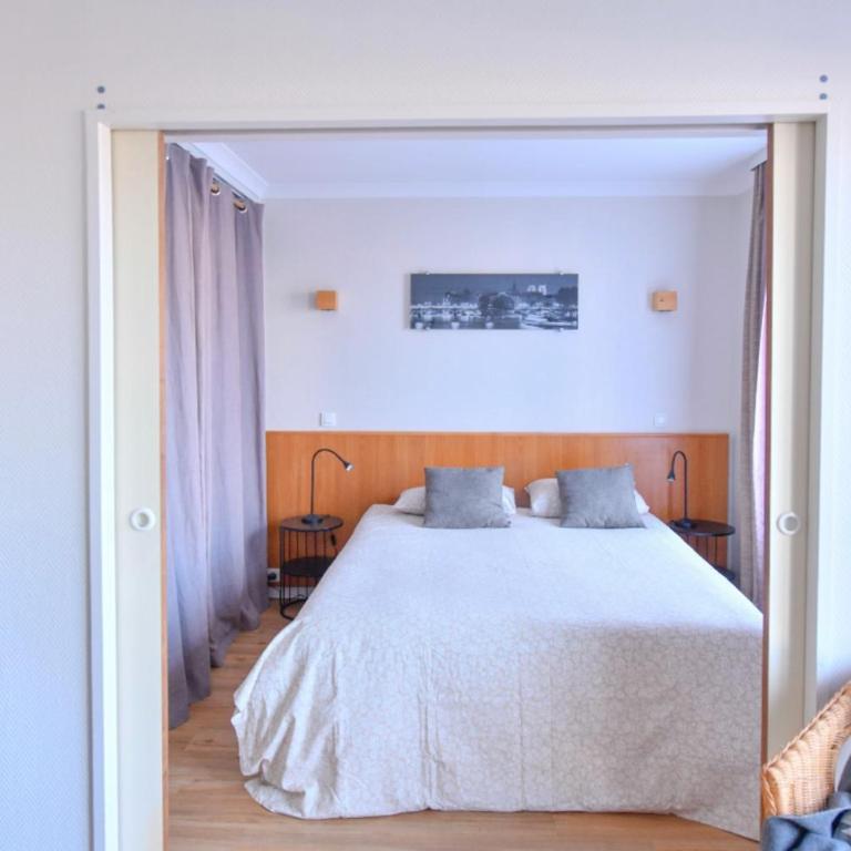 Bright with balcony at Buttes Chaumont - Apartamento - 13