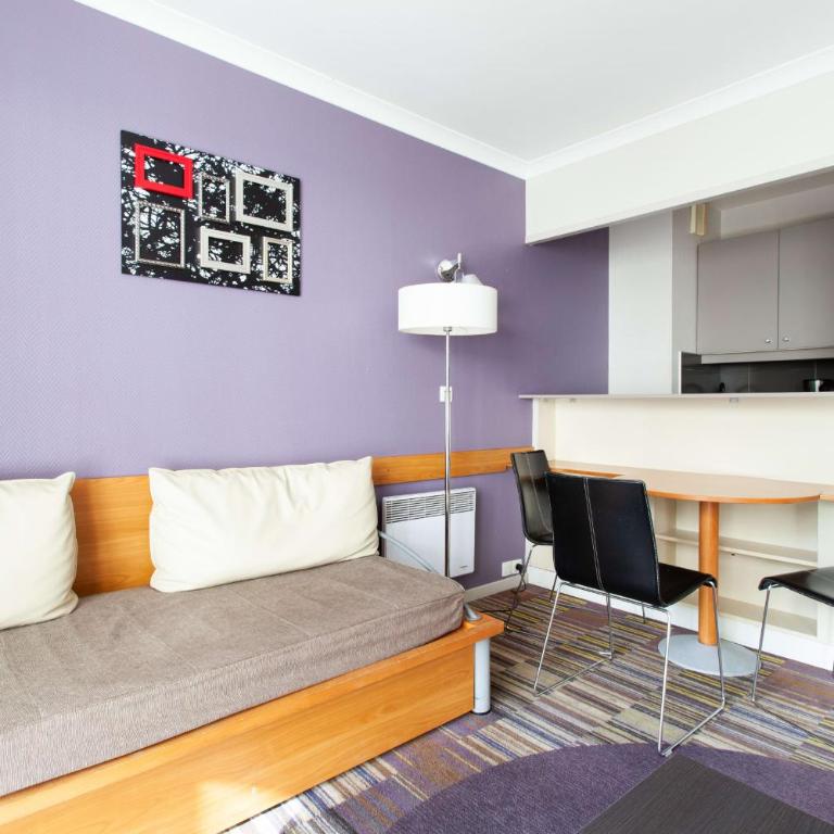 Bright with balcony at Buttes Chaumont - Apartamento - 14